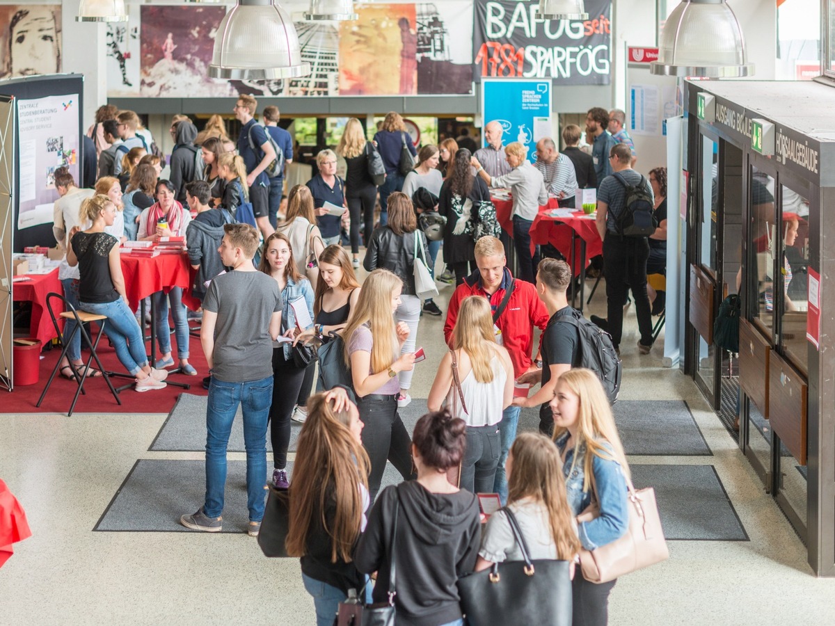 10. Mai: Informationstag für Studieninteressierte an der Universität Bremen