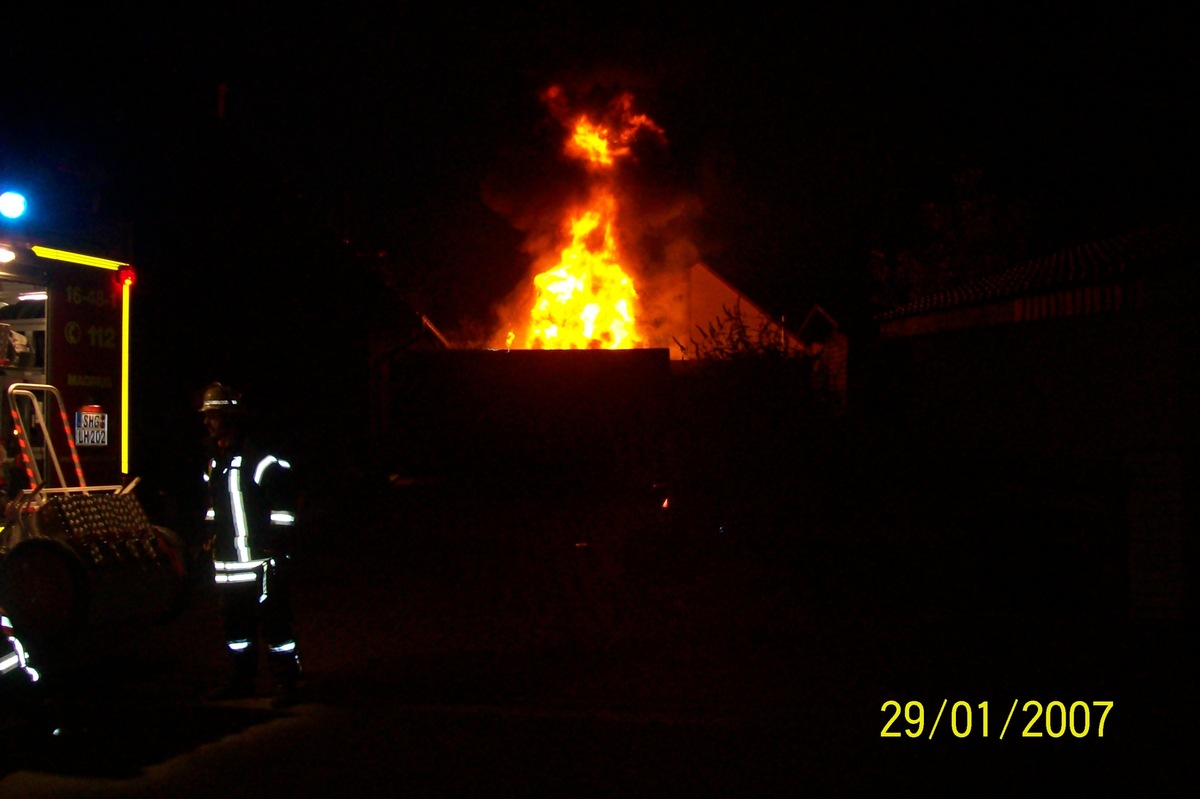 POL-STH: Brand eines Schuppens / Feuermelder verhindert Schlimmeres