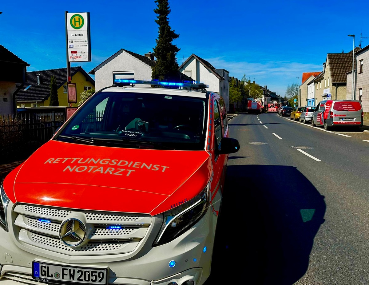 FW-GL: Zwei leichtverletzte Personen nach Wohnungsbrand im Stadtteil Hand von Bergisch Gladbach