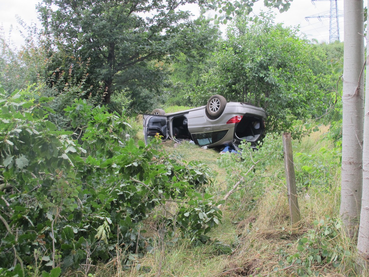 POL-WL: +++ Pkw-Aufbrüche +++ Heuballen brennen +++ Mehrere Graffiti in Handeloh +++ Unfälle auf der A1/A7 +++ Trunkenheitsfahrten mit Betäubungsmitteln +++ diverse Einbrüche im LK Harburg +++