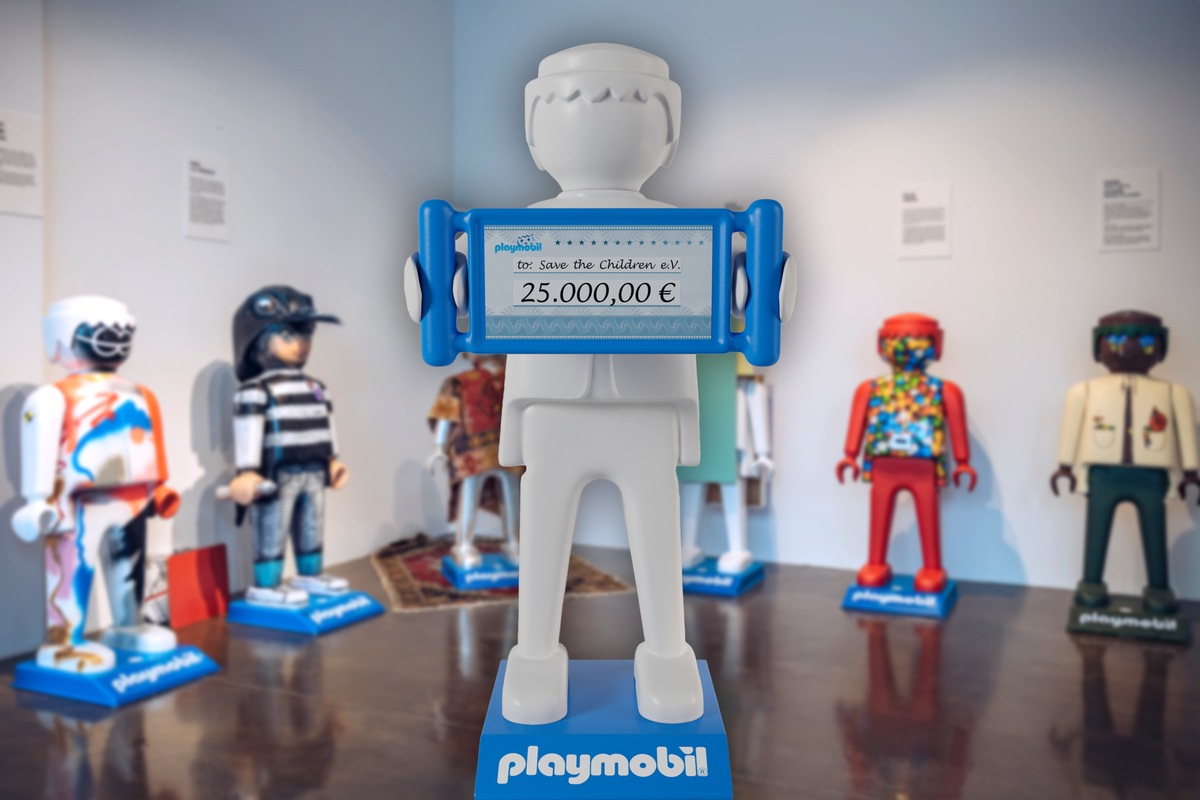 Playmobil-Kunstwerke für über 25.000 Euro versteigert / Alle Erlöse gehen an Save the Children e.V.