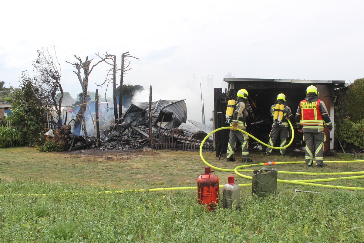 FW LK Leipzig: Gartenlaubenbrand in Zwenkau