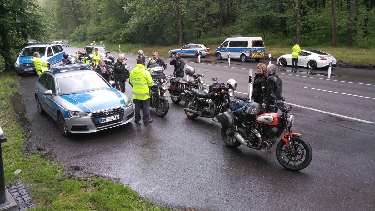 POL-PDMY: Motorisierte Zweiräder auch bei schlechtem Wetter unterwegs