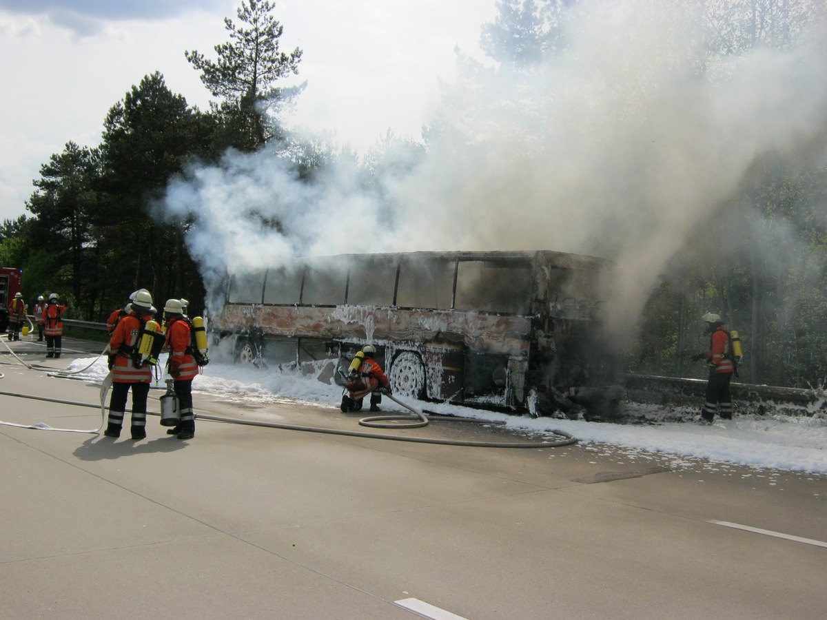 POL-WL: Fahrzeugbrand