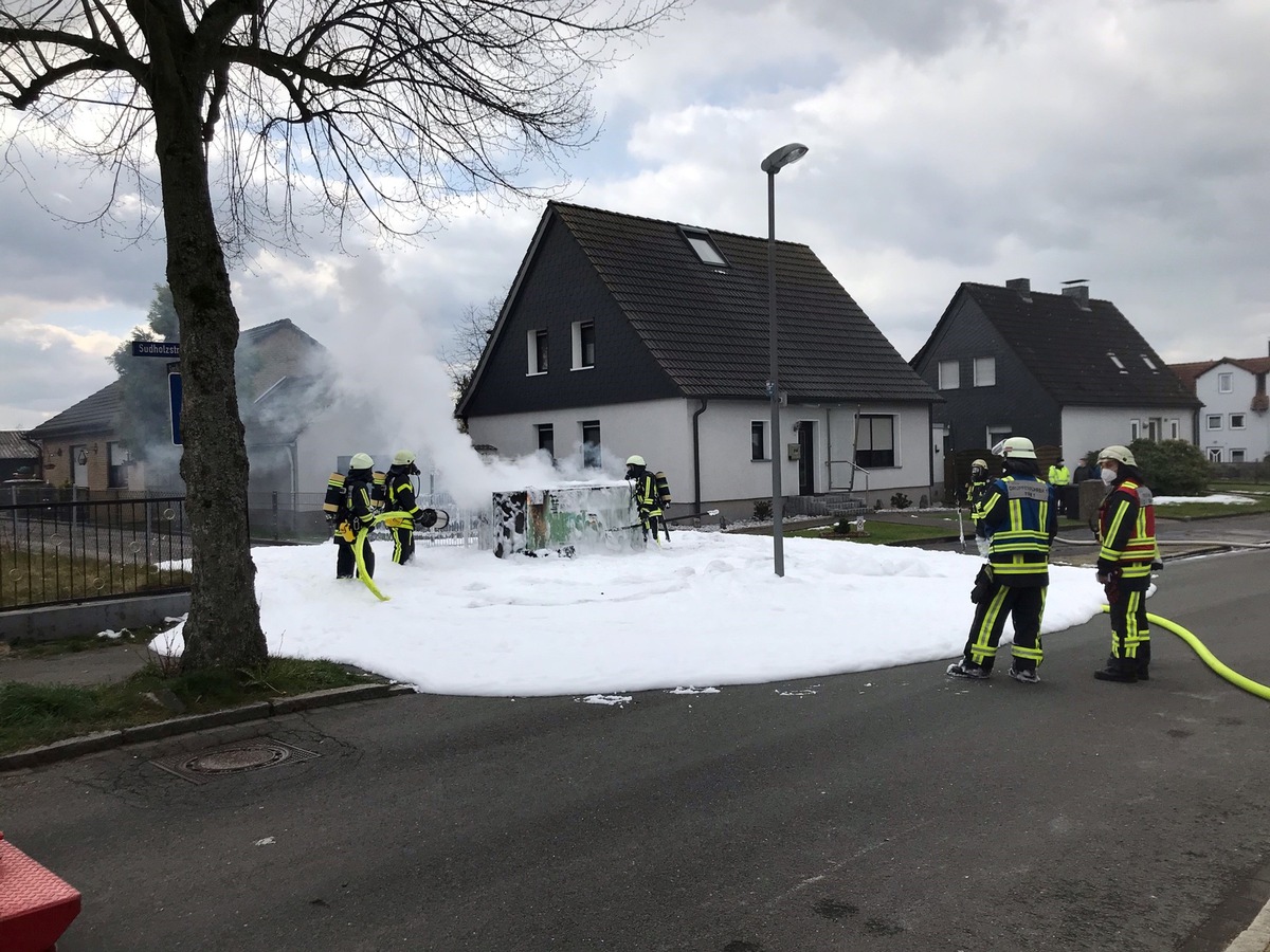 FW-BO: Trafobrand in Bochum Dahlhausen