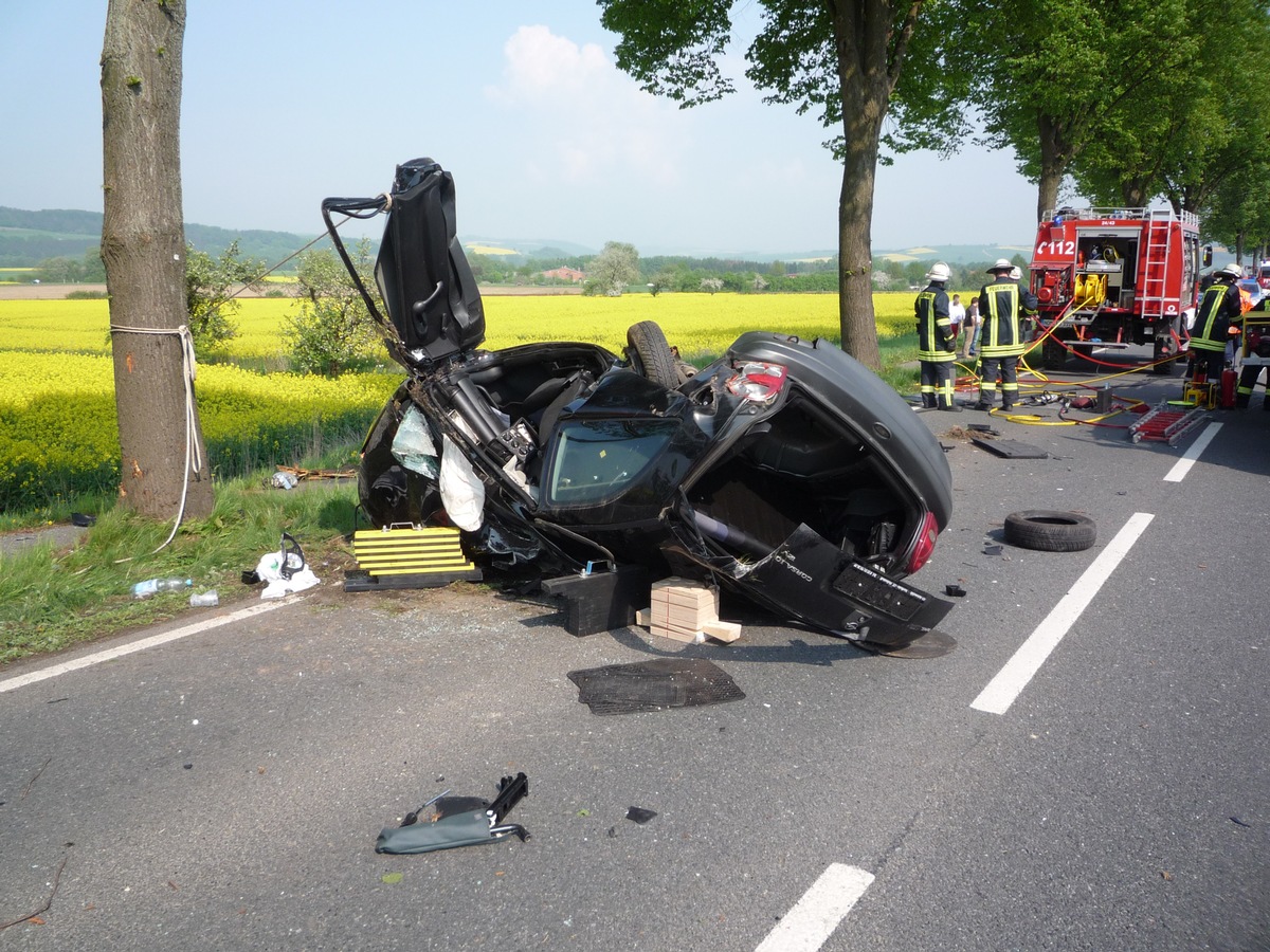 POL-NOM: 21jährige verstirbt bei Verkehrsunfall