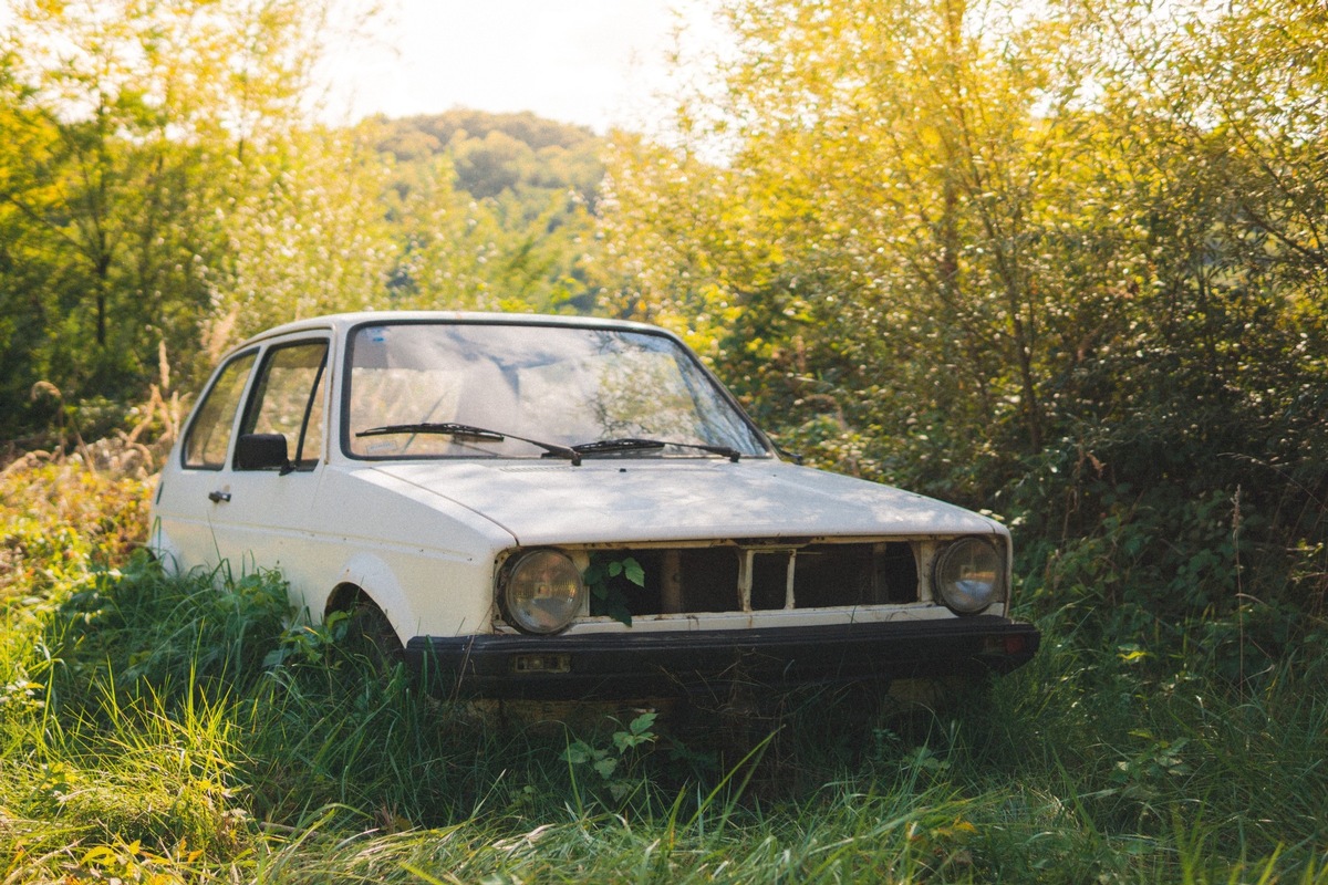 Auto verkaufen ab Platz - Ihr Autohändler erklärt, was es mit einem Verkauf ab Platz auf sich hat und wieso Autoankäufer.ch Ihr Auto ohne MFK und Garantie ankaufen wird.