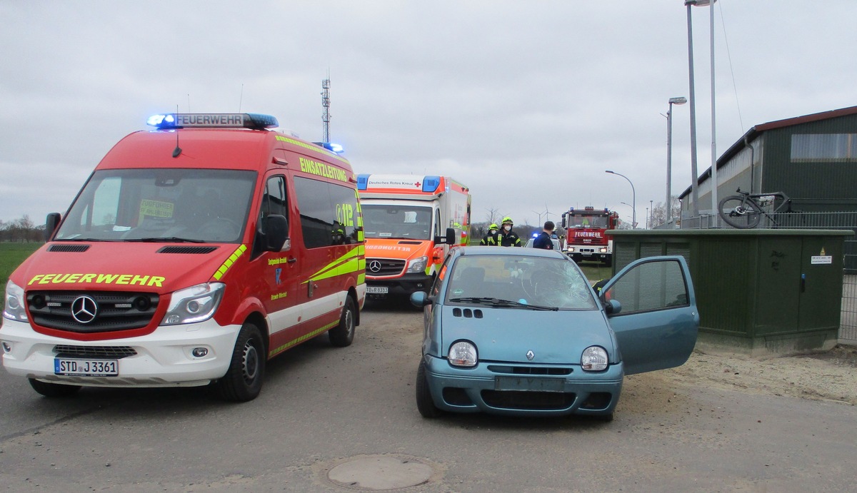 POL-STD: 54-Radfahrer bei Unfall in Ahlerstedt schwer verletzt