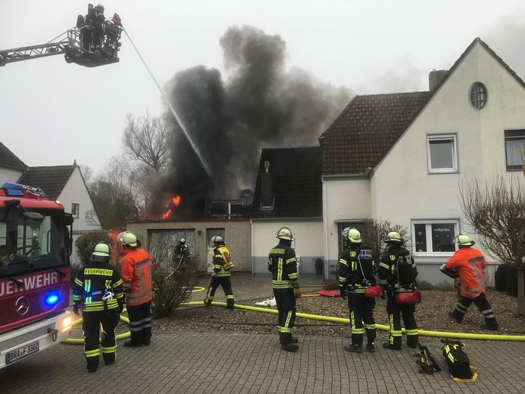 POL-DEL: Landkreis Wesermarsch: Garagenbrand in Brake