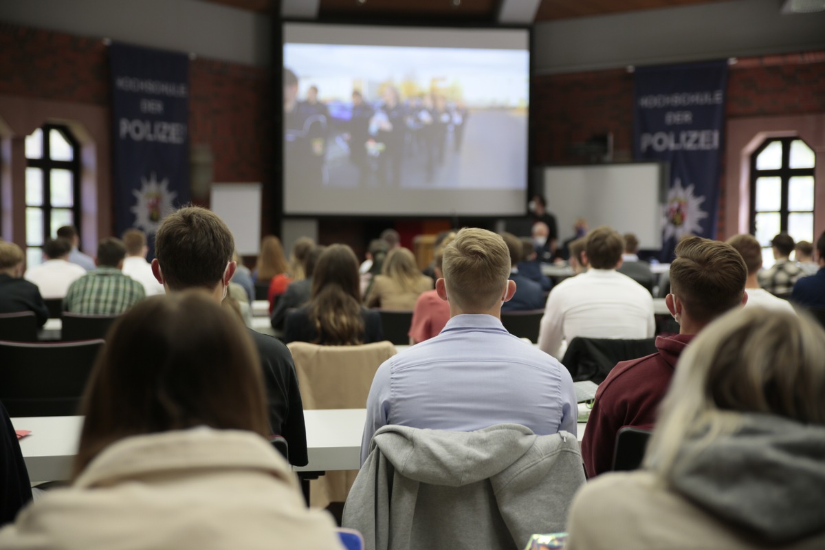 HDP-RP: Begrüßung eines neuen Bachelorstudiengangs Polizeidienst am Campus Hahn