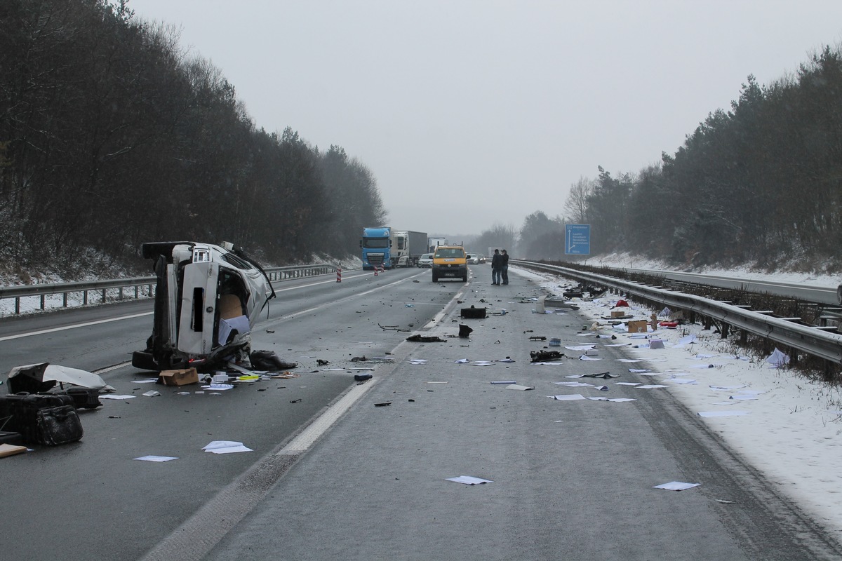 POL-VDKO: Verkehrsunfall auf der A61 mit schwerverletzter Person