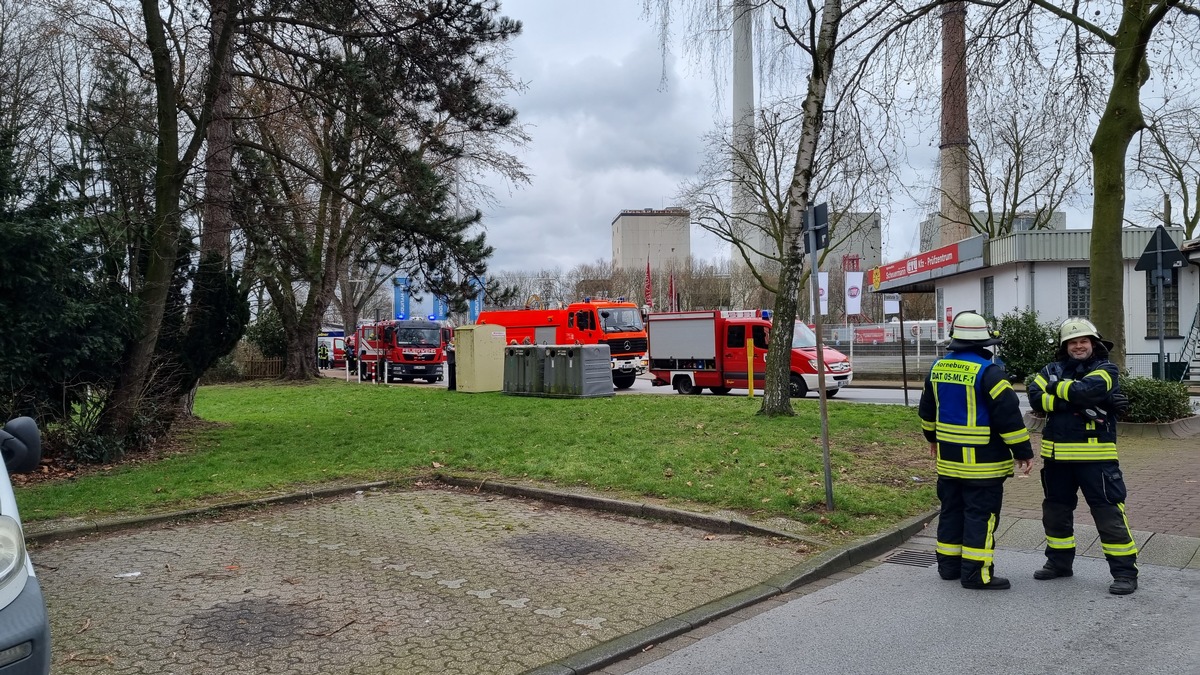 FW Datteln: Wohnungsbrand im Hochhaus stellt sich als verbranntes Essen heraus