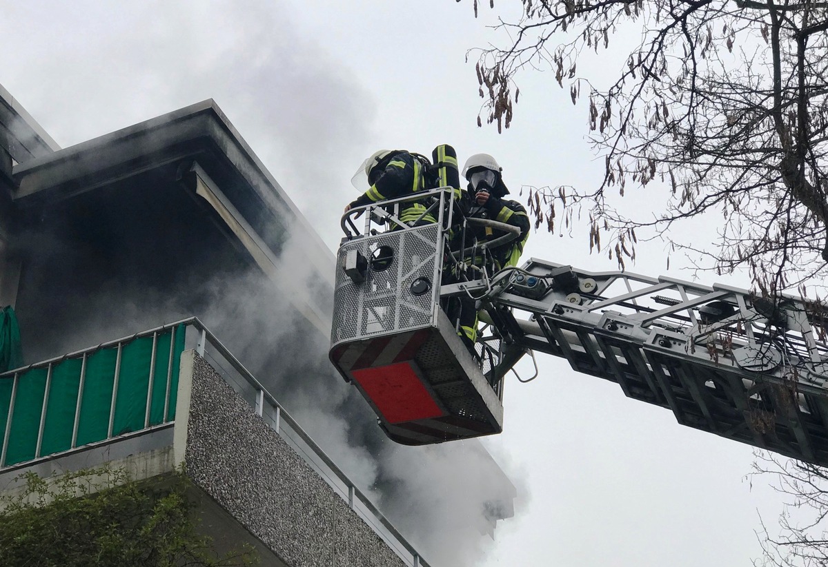 FW-BN: Feuer auf Balkon in Bonn-Rüngsdorf