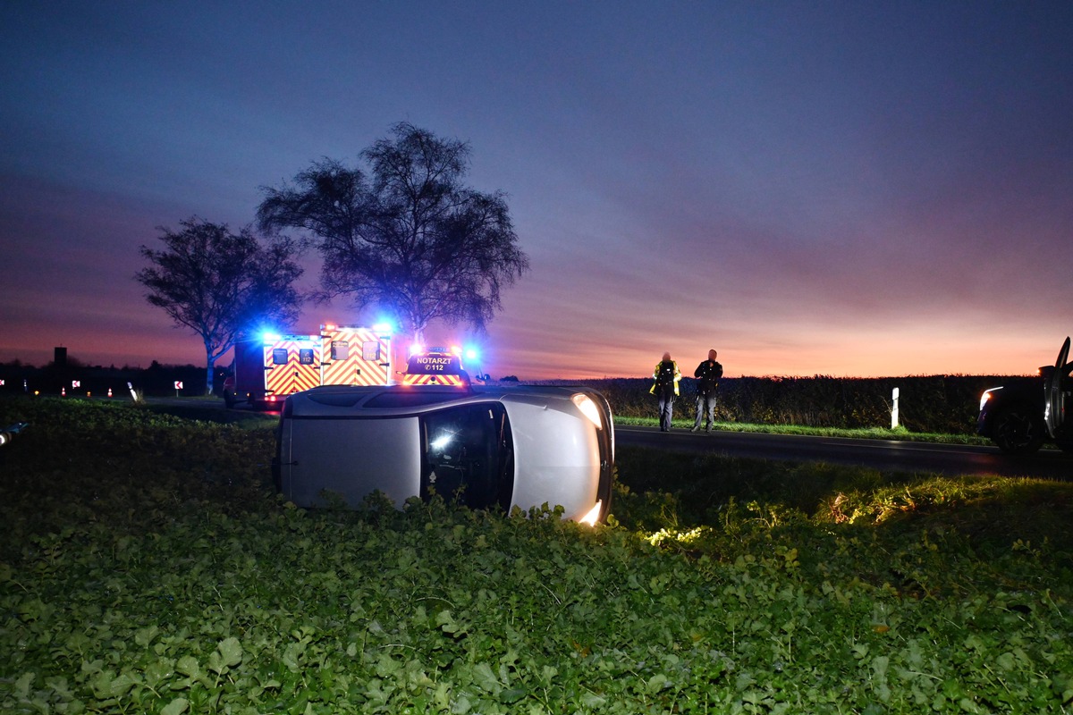 FW Pulheim: PKW landete im Feld