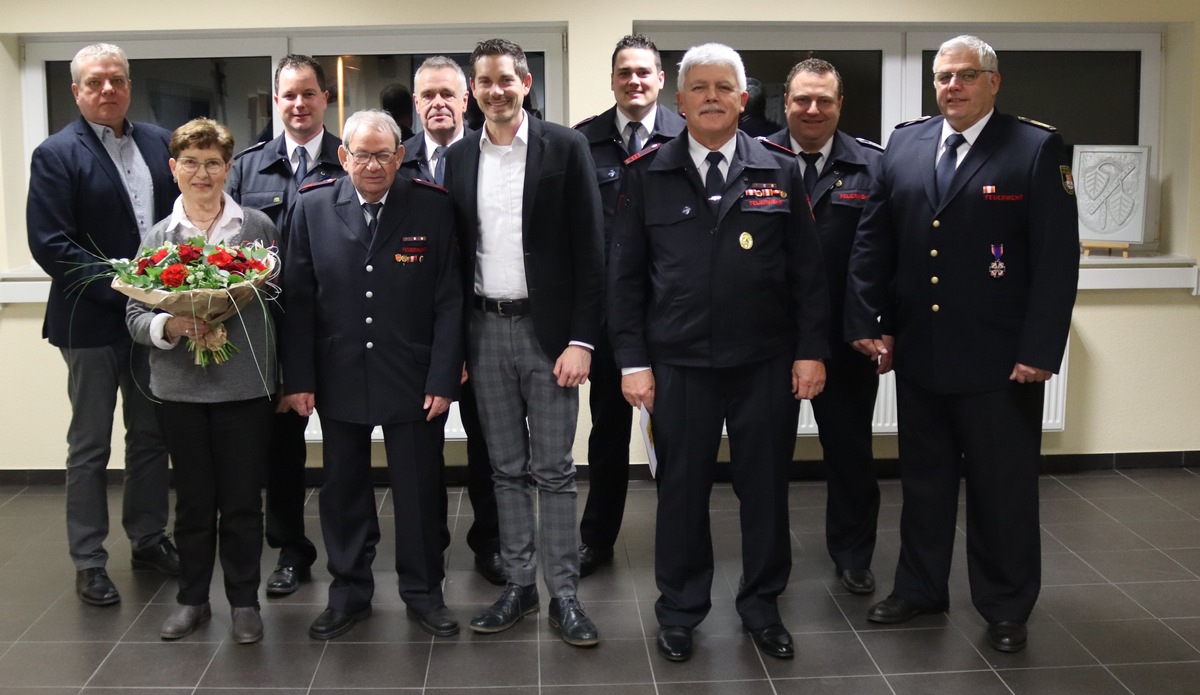 FW Gangelt: Ein halbes Jahrhundert für die Feuerwehr im Einsatz