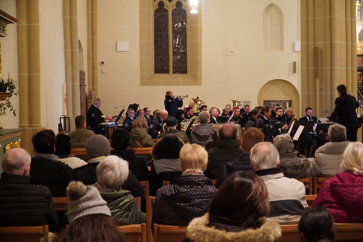 LPI-NDH: Benefiz-Weihnachtskonzert im Nordhäuser Dom- Übergabe der Spendensumme