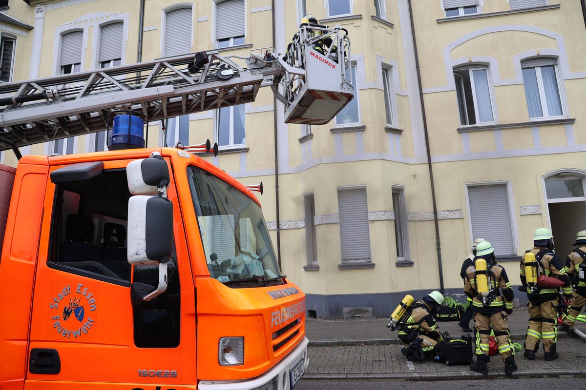 FW-E: Küchenbrand in Mehrfamilienhaus, keine Verletzten