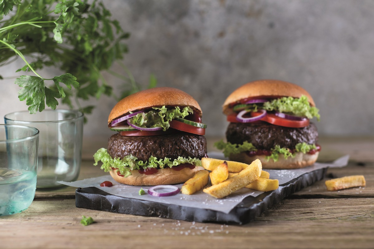 Veganer Hype aus den USA: der Beyond Meat Burger jetzt exklusiv bei Lidl / Fleischloses Pattie kommt im Mai in alle deutschen Lidl-Filialen (FOTO)