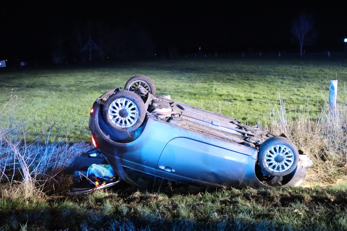 POL-HF: Auto überschlägt sich - Fahrerin fährt unter Alkoholeinfluss