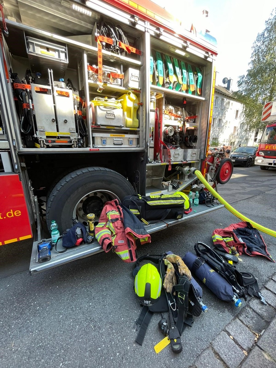 FW-Velbert: Zwei Katzen bei Wohnungsbrand gerettet