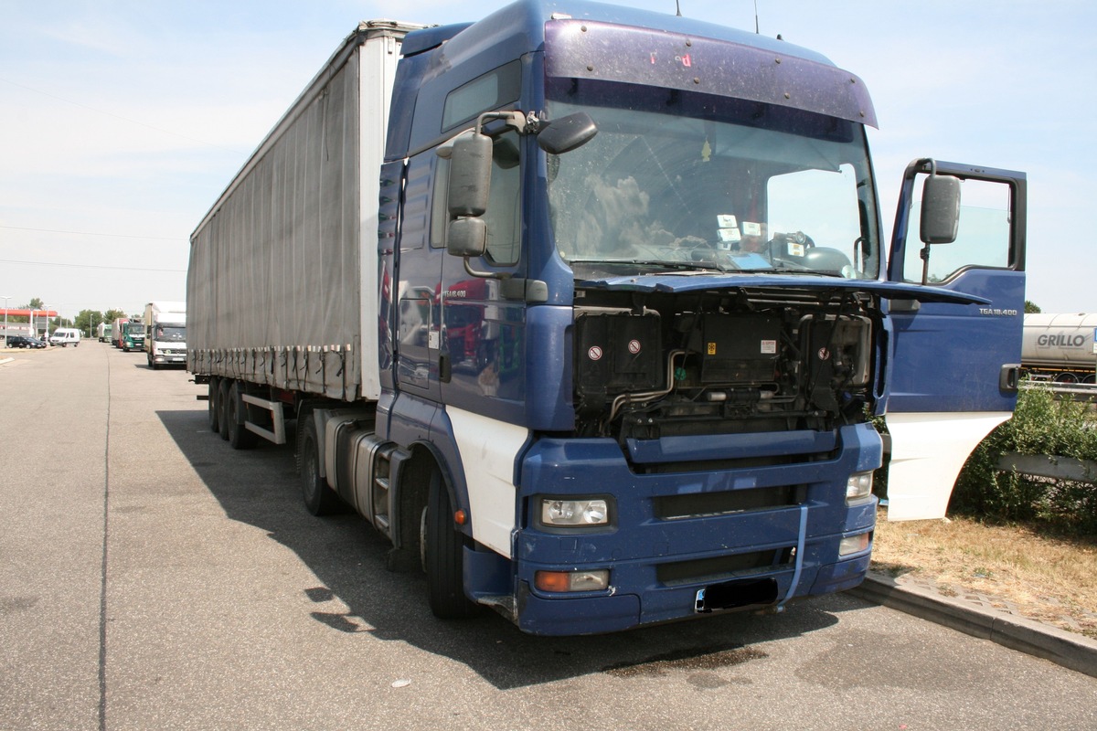 POL-PDNW: Schockierende Zustände auf der Autobahn - 80% der kontrollierten LKW durften nicht mehr weiterfahren