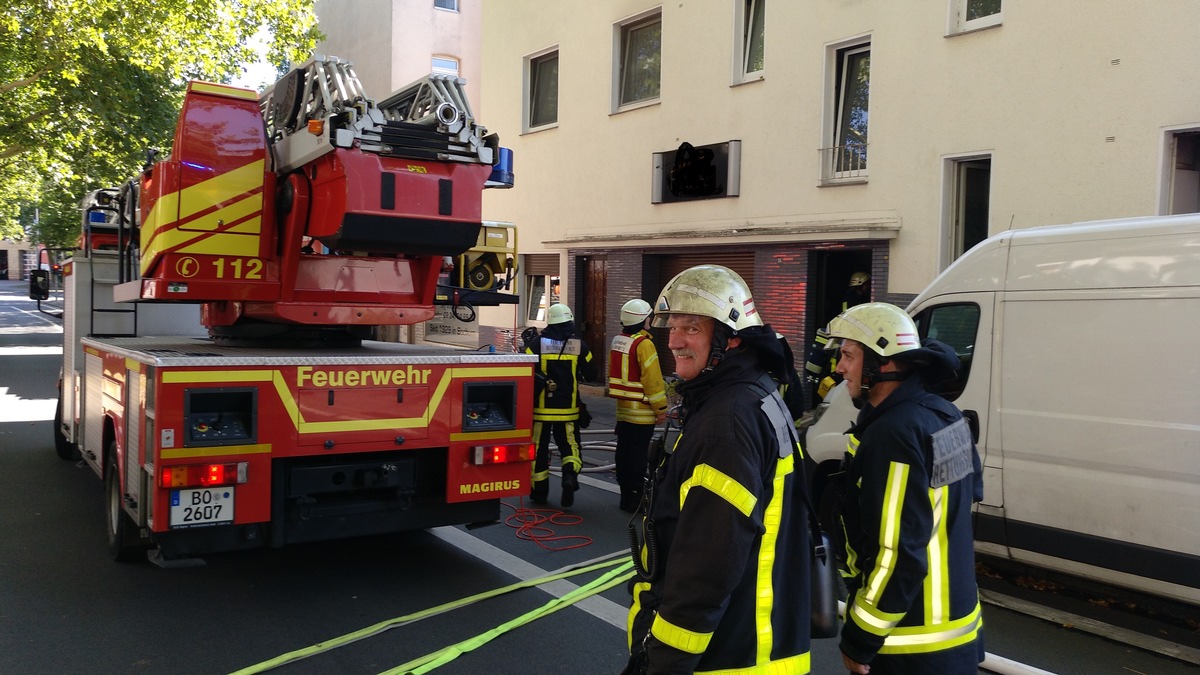 FW-BO: Küchenbrand in Bochum-Stahlhausen