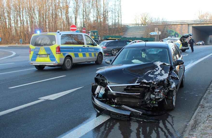 POL-HA: Leichtverletzter nach Verkehrsunfall an der Hünenpforte