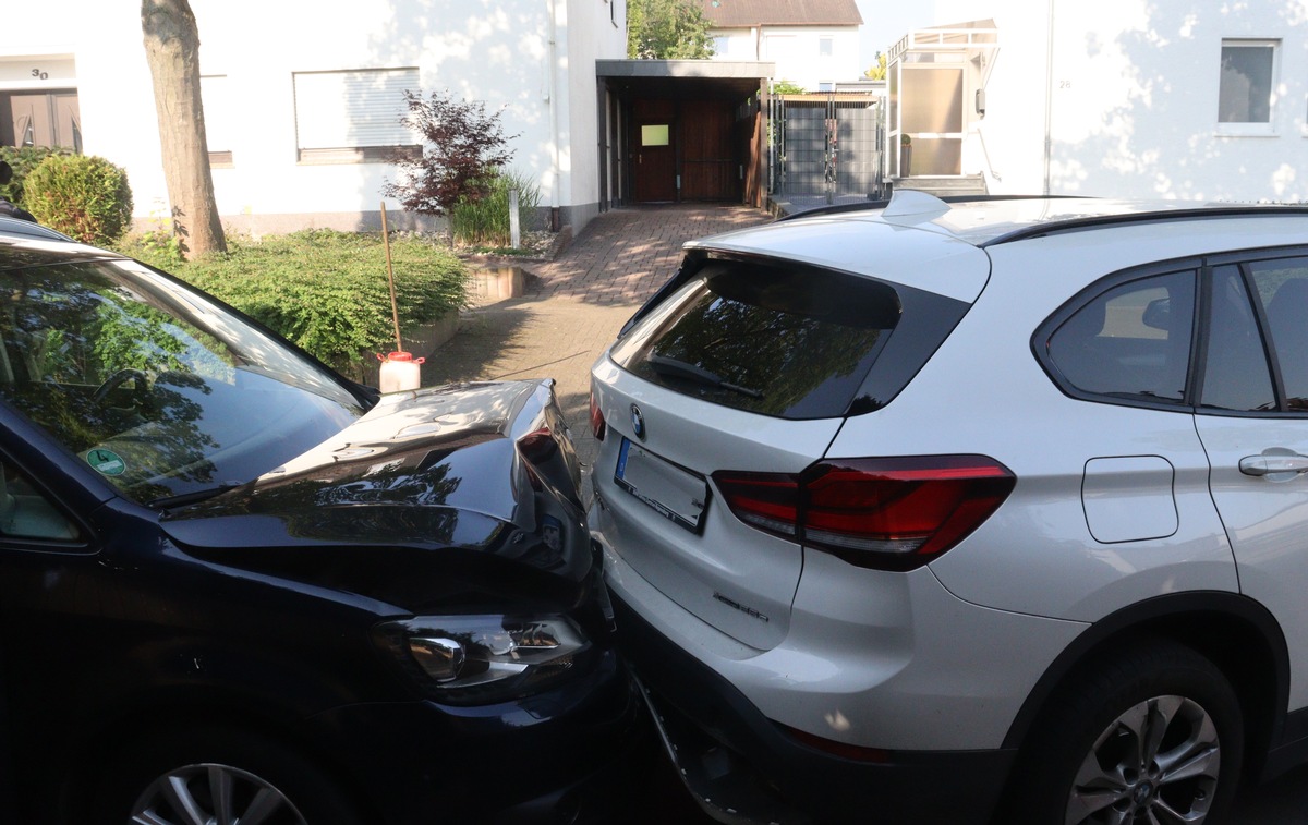 POL-HF: Zusammenstoß in Grundstückszufahrt- Fließenden Verkehr übersehen