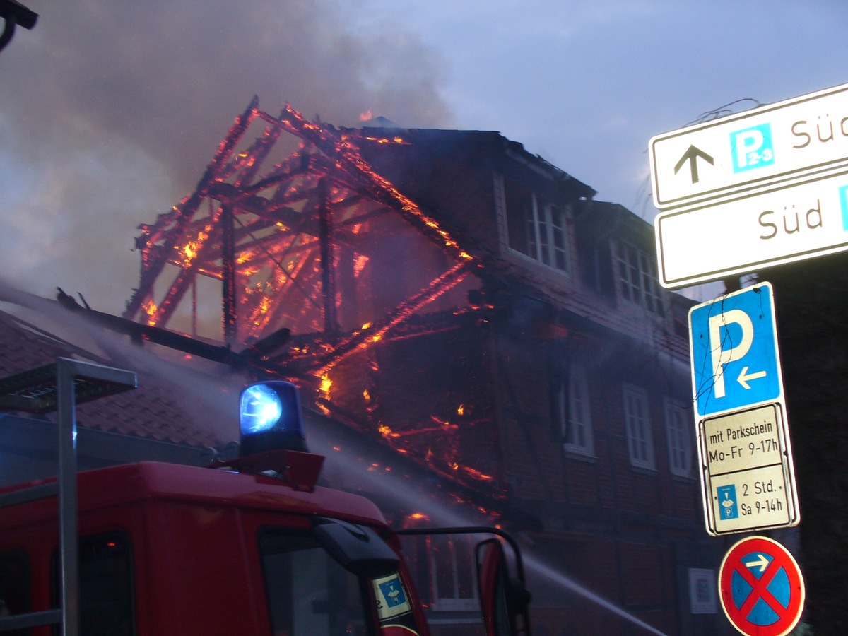 POL-NOM: Erstmeldung: Brand in der Northeim Innenstadt