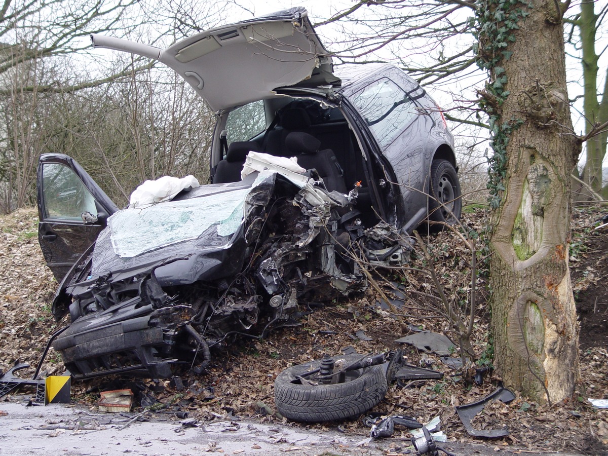 FW-E: Tragischer Verkehrsunfall in Heidhausen