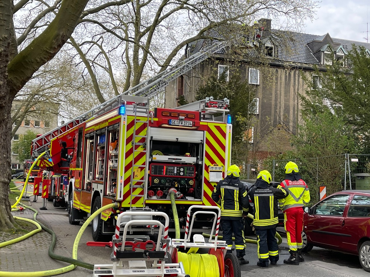 FW-GE: Erstinformation Feuer in einem leerstehenden Gebäude in Gelsenkirchen-Ückendorf