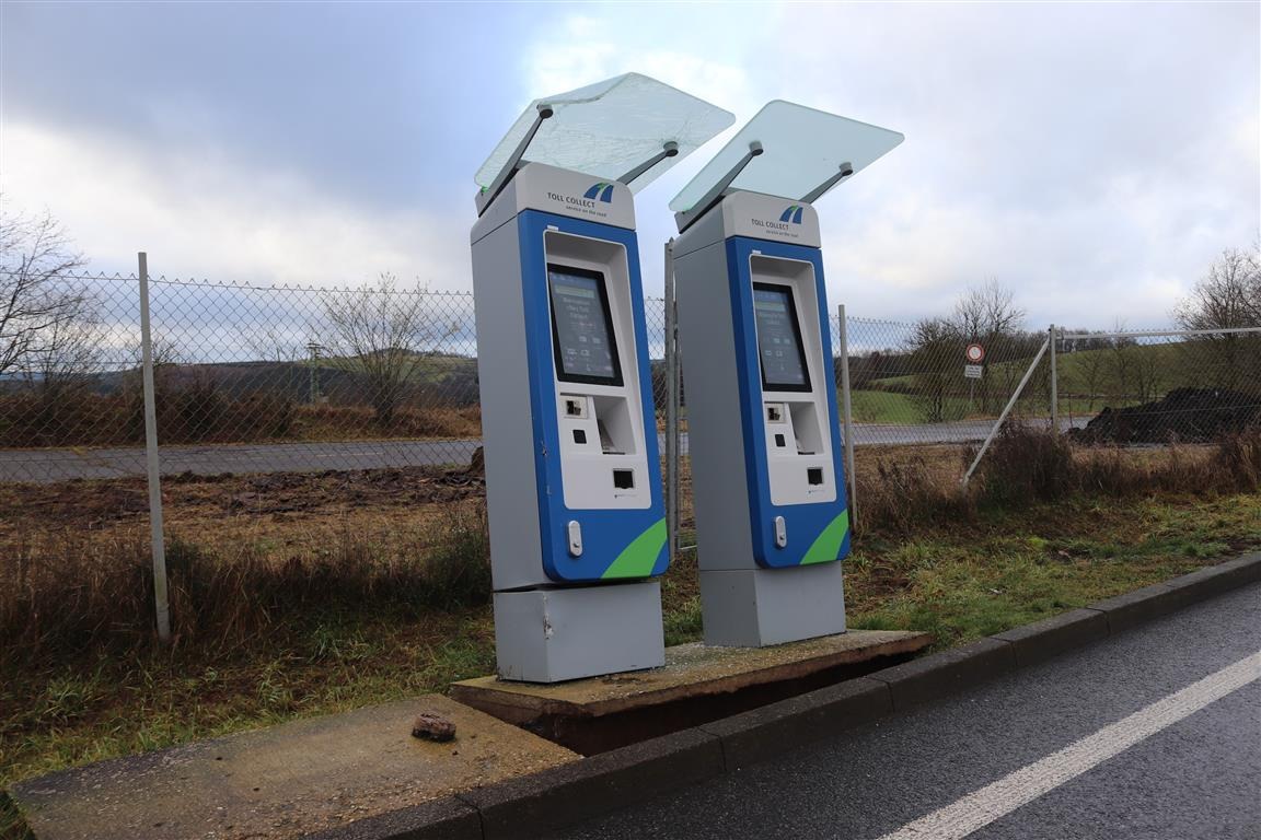 POL-PDWIL: Beschädigung eines Toll-Collect-Automaten am Grenzübergang Steinebrück