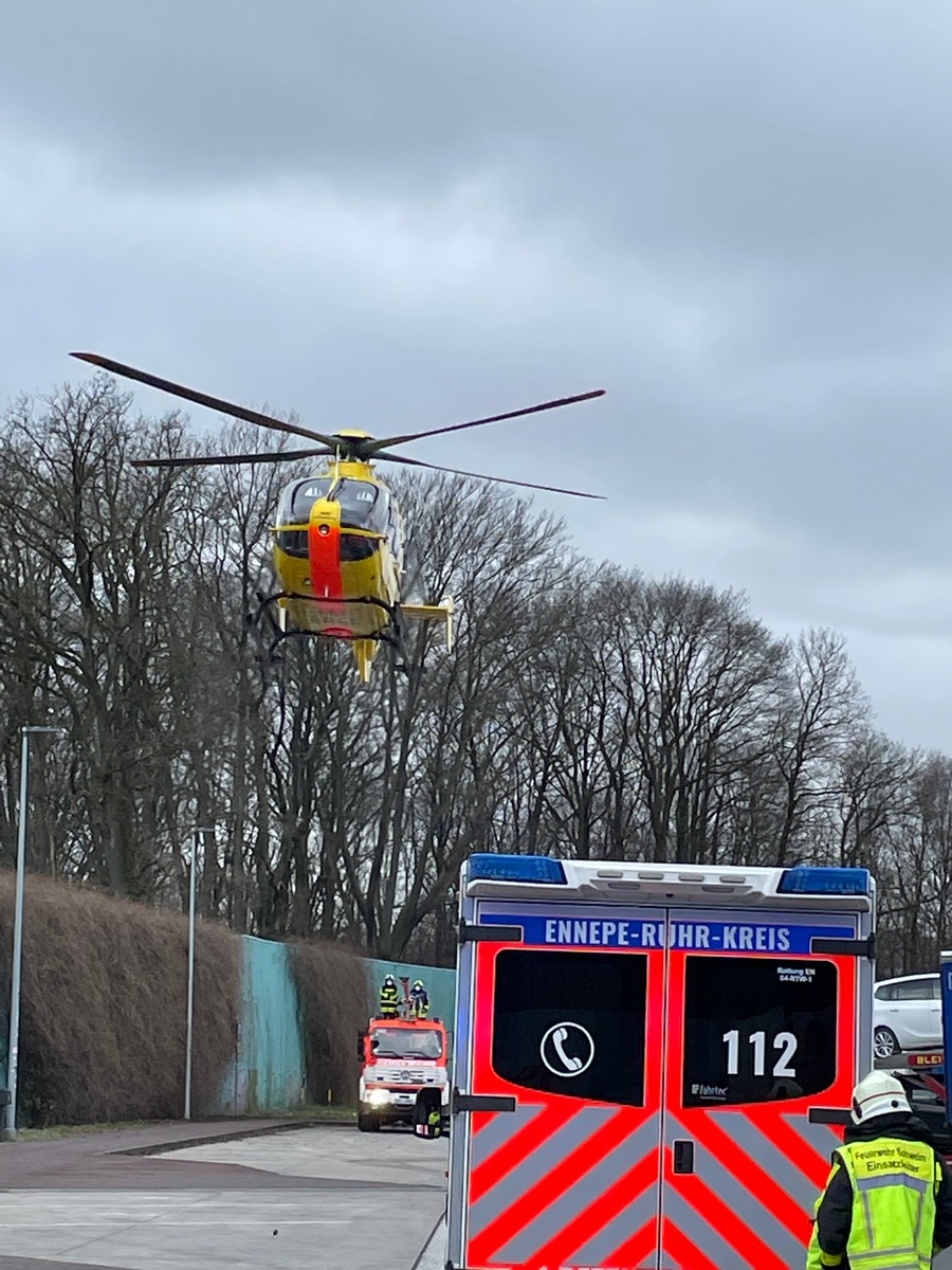 FW-EN: Gemeldete Explosion am Autobahnparkplatz Klosterholz