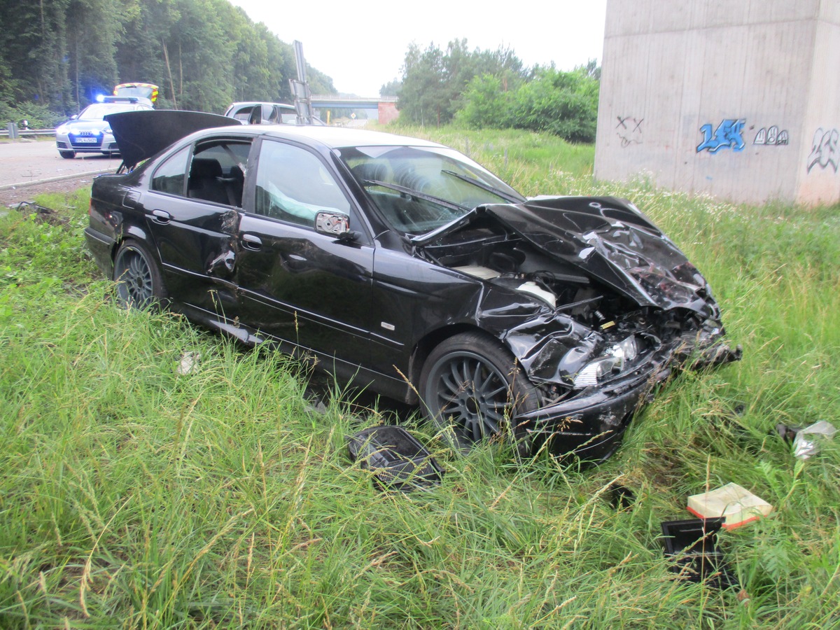 POL-PDKL: Schwerverletzter Pkw-Fahrer nach Vorfahrtsmissachtung