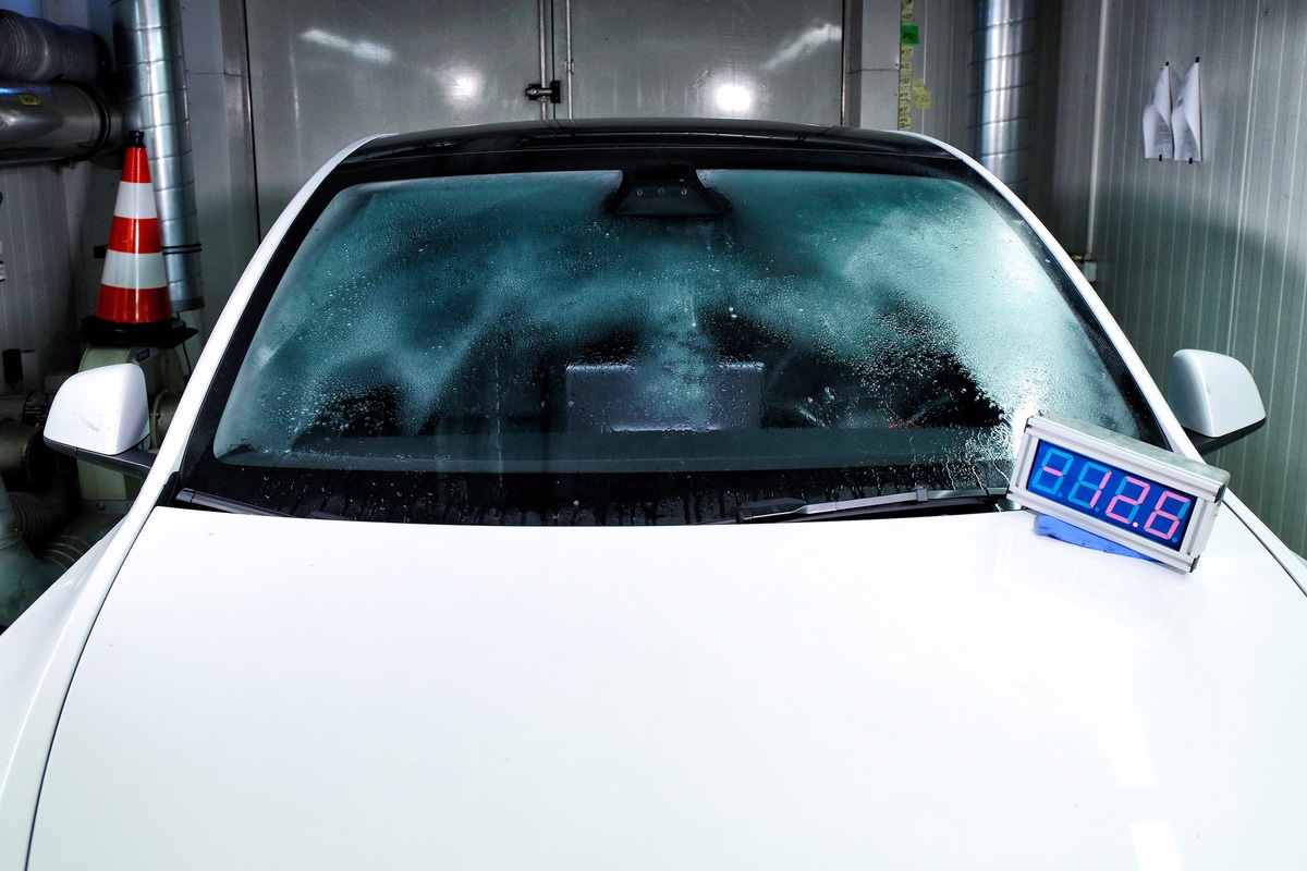 E-Autos heizen: ADAC untersucht 7 Elektroautos auf Heizleistung - BMW iX heizt am schnellsten