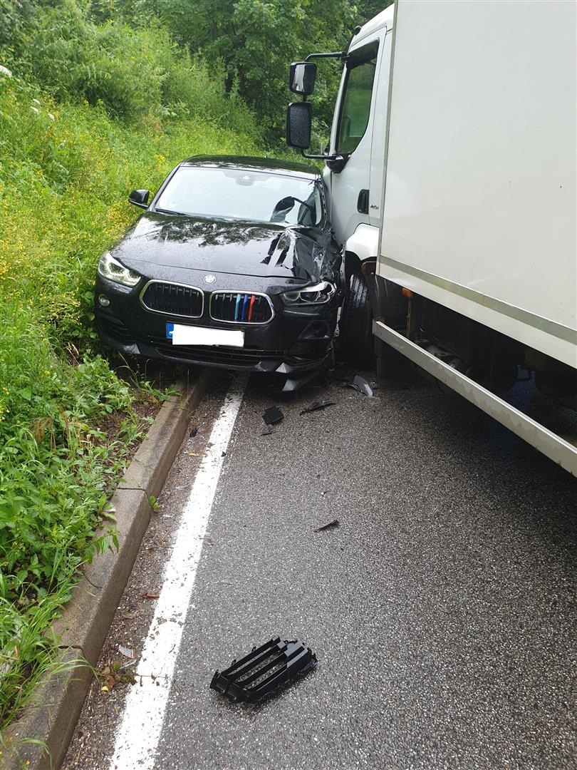 POL-PDPS: Unfall mit 4 verletzten Personen davon 2 Kinder