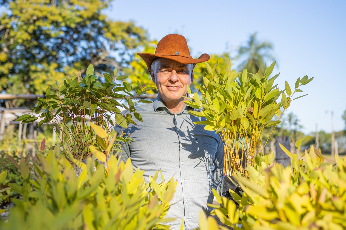 Microsoft, Samsung, Apple - Konzerne erhöhen ihre Investments in Biodiversität und Aufforstungsprojekte / Das währungsstabilste Land in Südamerika ist die erste Adresse für grünes Wachstum