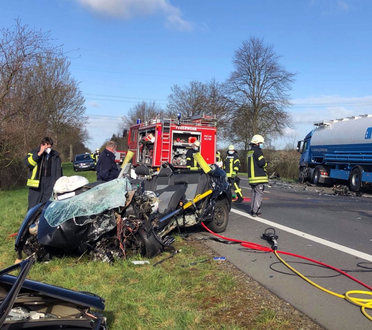 POL-MI: Autofahrer (57) stirbt bei schwerem Unfall auf der L 770