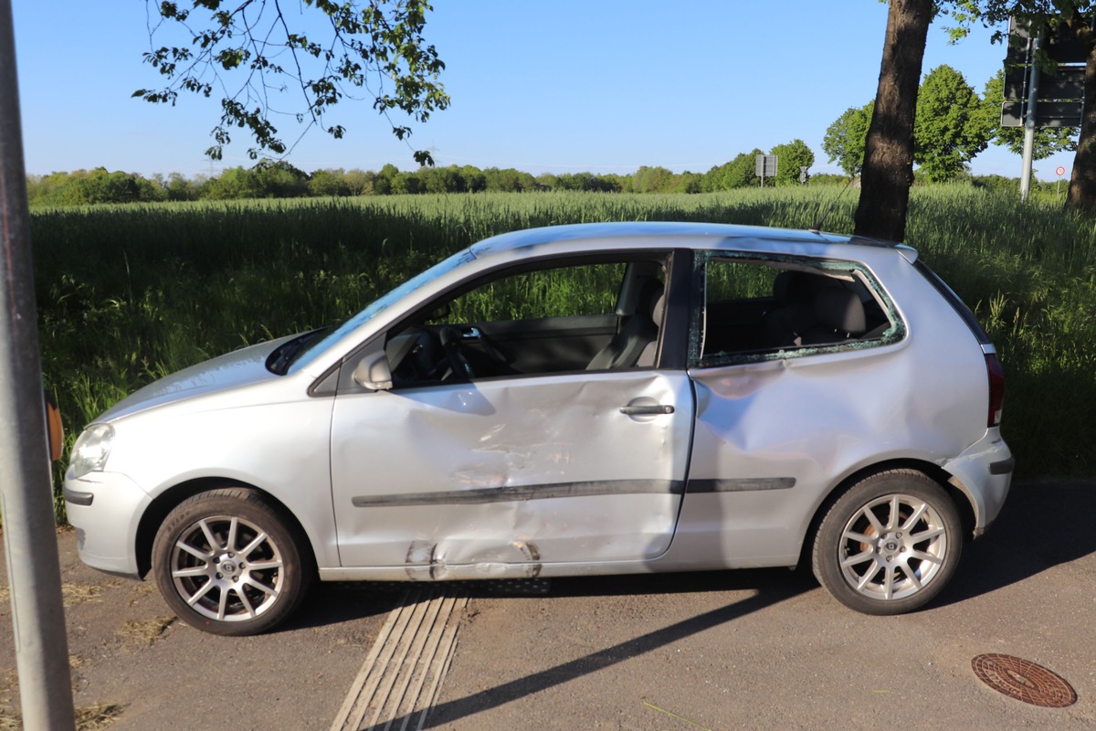 POL-ME: Rollerfahrerin bei Zusammenstoß im Kreuzungsbereich schwer verletzt - Mettmann - 2105136