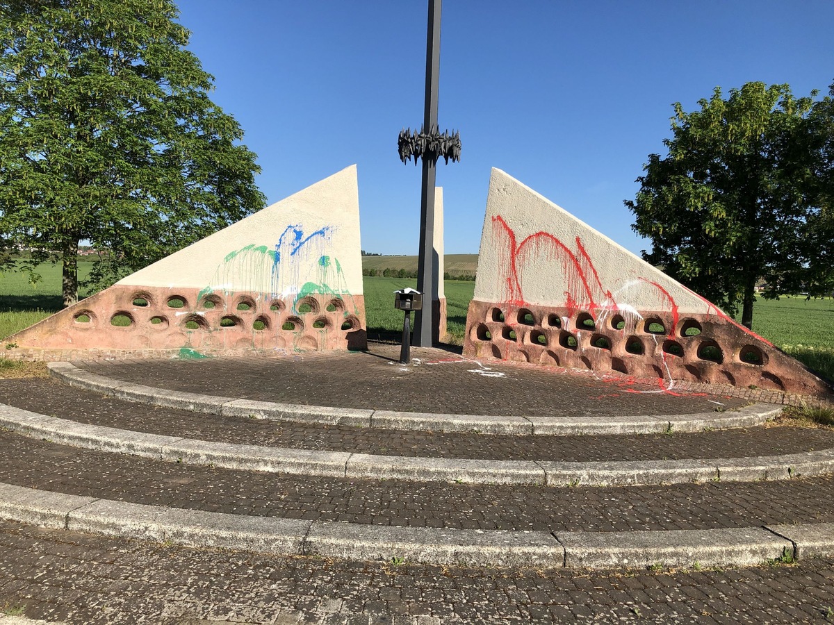 POL-PDKH: Sachbeschädigung am Mahnmal in Bretzenheim