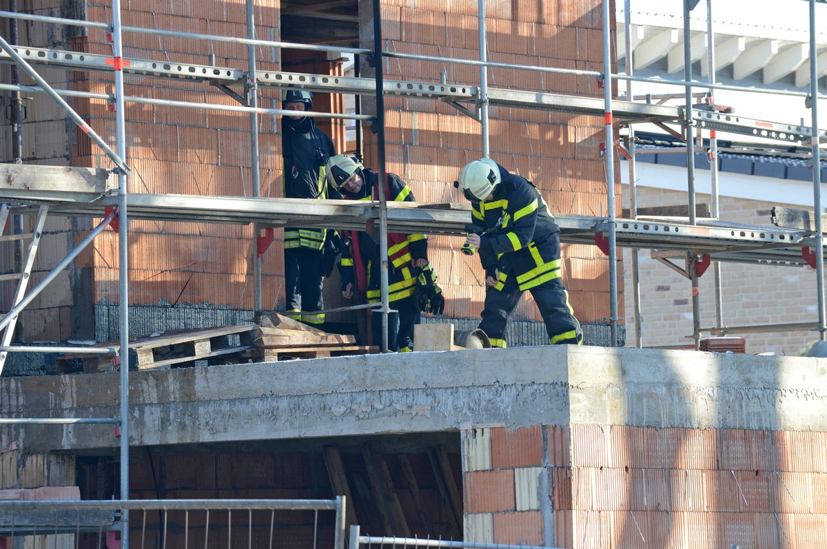 FW-Dorsten: Brandnachschau, Propangasflasche in Brand geraten