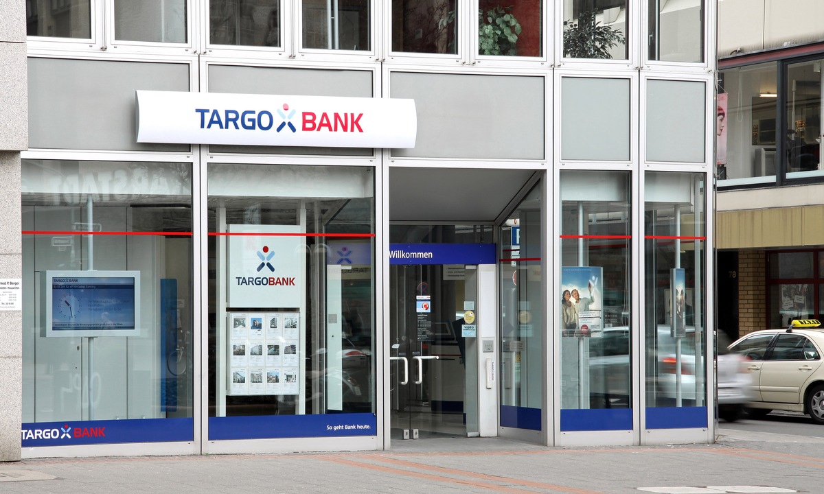 TARGOBANK positioniert sich in schwierigem Marktumfeld neu und erzielt auch 2009 ein positives Ergebnis (mit Bild)