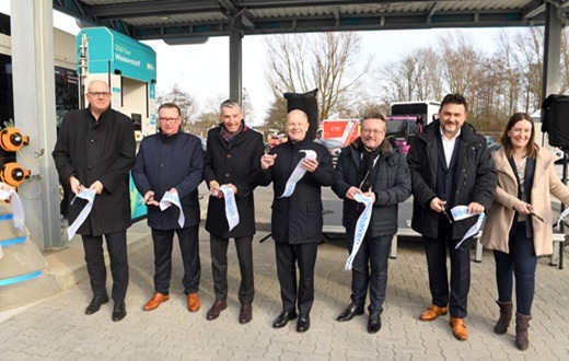 Bundeskanzler Olaf Scholz eröffnet Wasserstofftankstelle von HY.City.Bremerhaven