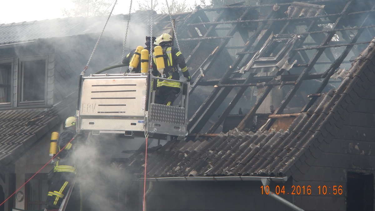 FW-MG: Ausgedehnter Hausbrand