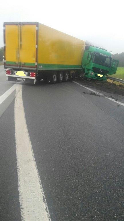 POL-CUX: Sattelzug stand quer auf Autobahn + Alkoholisiert am Steuer + Schon wieder Einbruch in eine Tischlerei