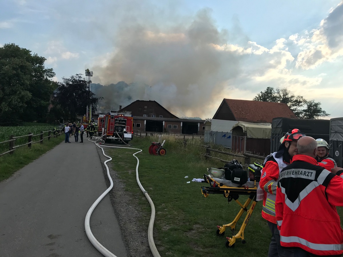 POL-COE: Dülmen, Merfeld, Bauerschaft/ Brand eines Pferdehofes