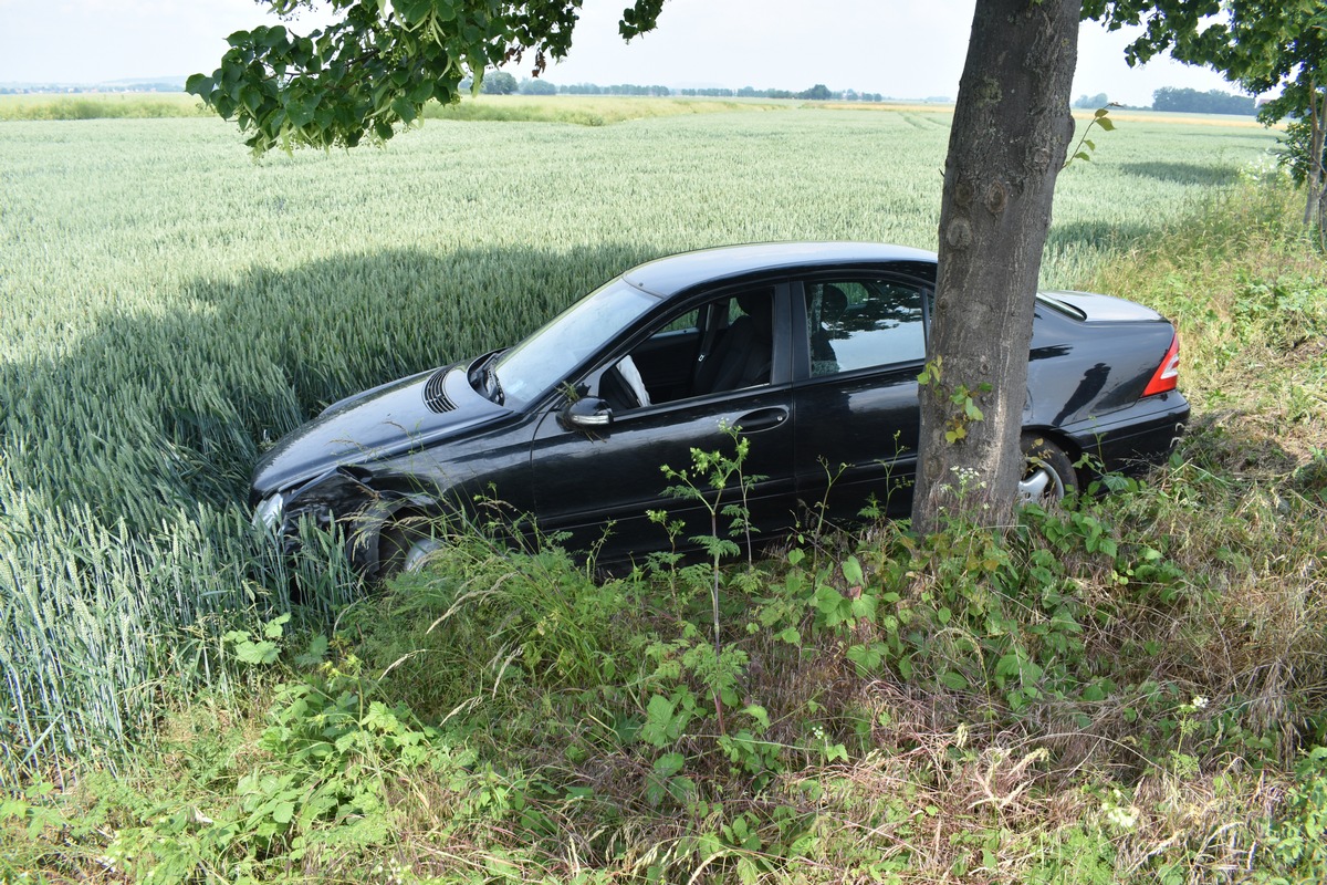 POL-NI: Stadthagen- Auf der B 65 von der Fahrbahn abgekommen