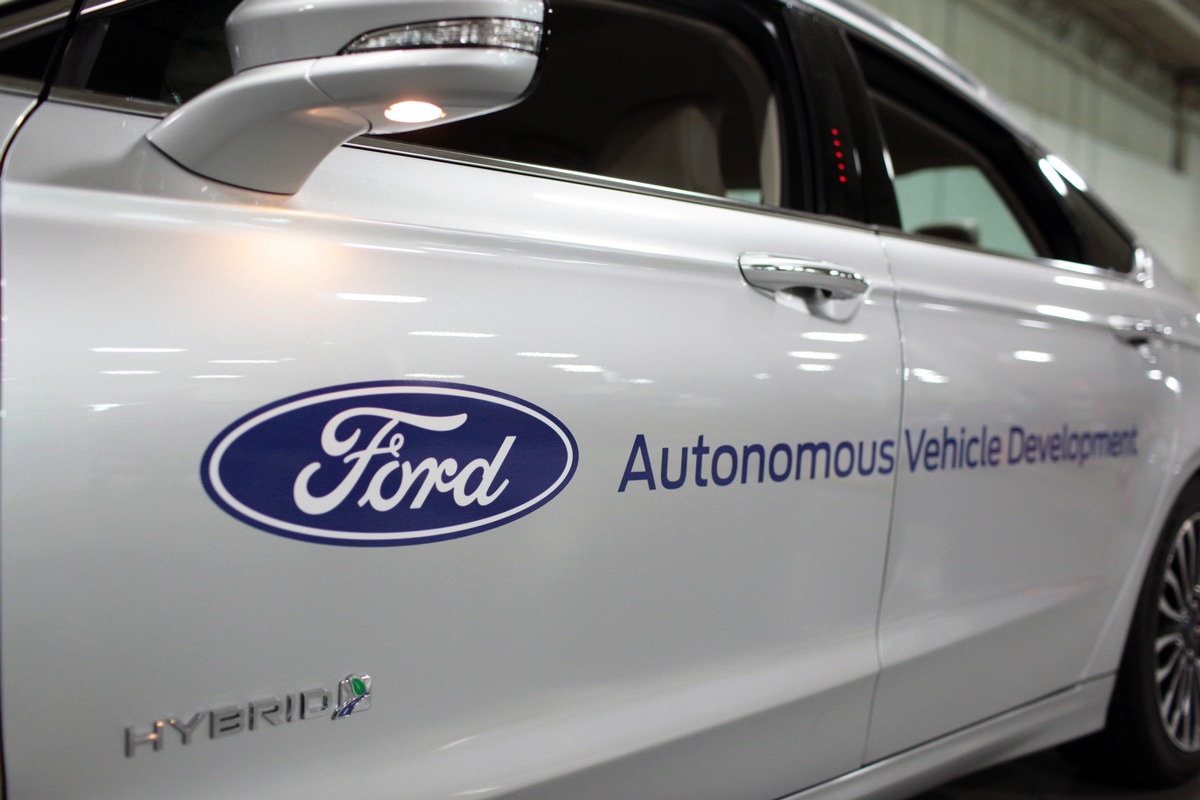 &quot;Ford führend im Bereich autonomer Fahrsysteme&quot; gemäß dem unabhängigen US-Institut Navigant Research (FOTO)