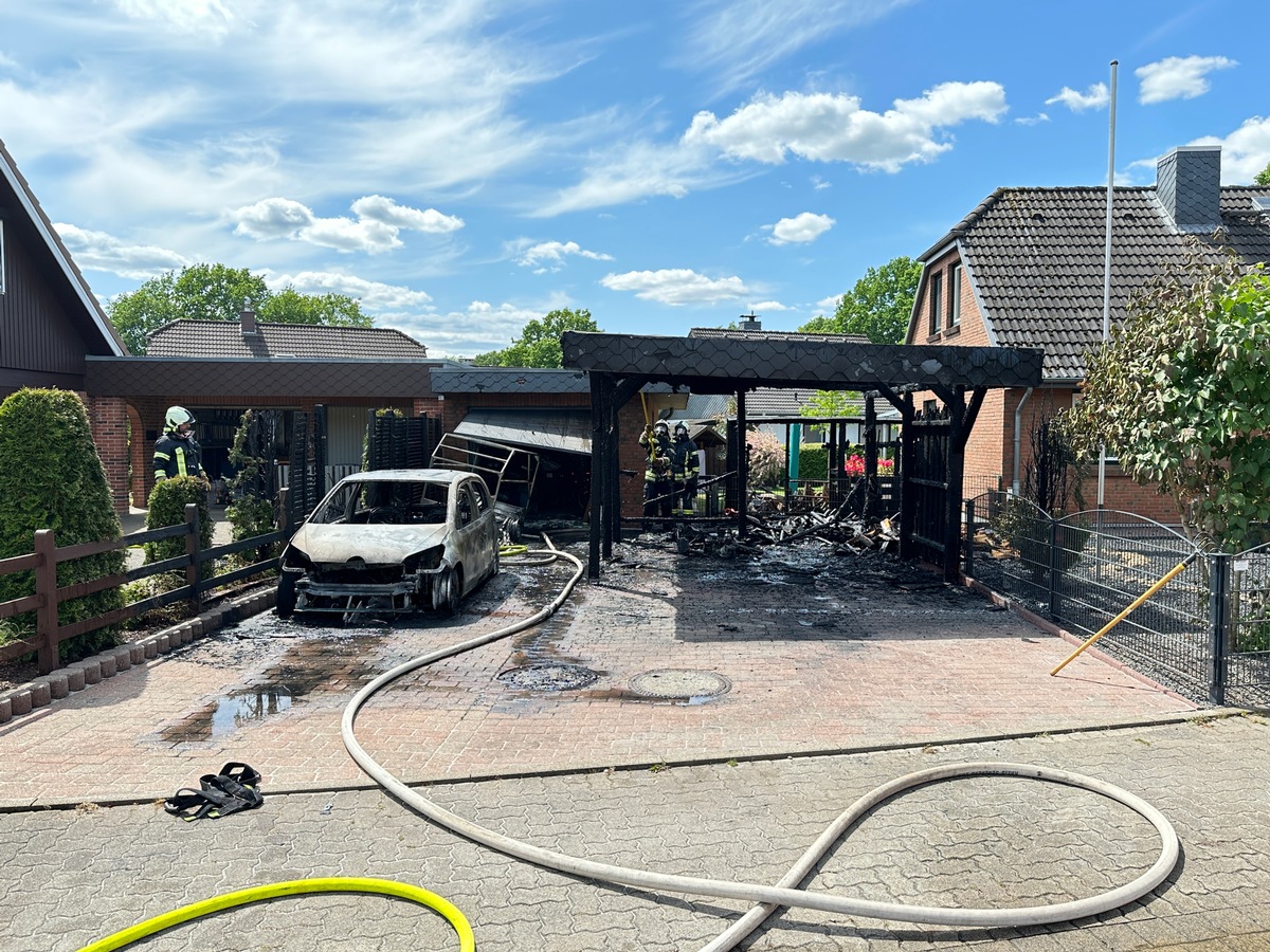 FW-SE: Feuer eines Doppelcarport