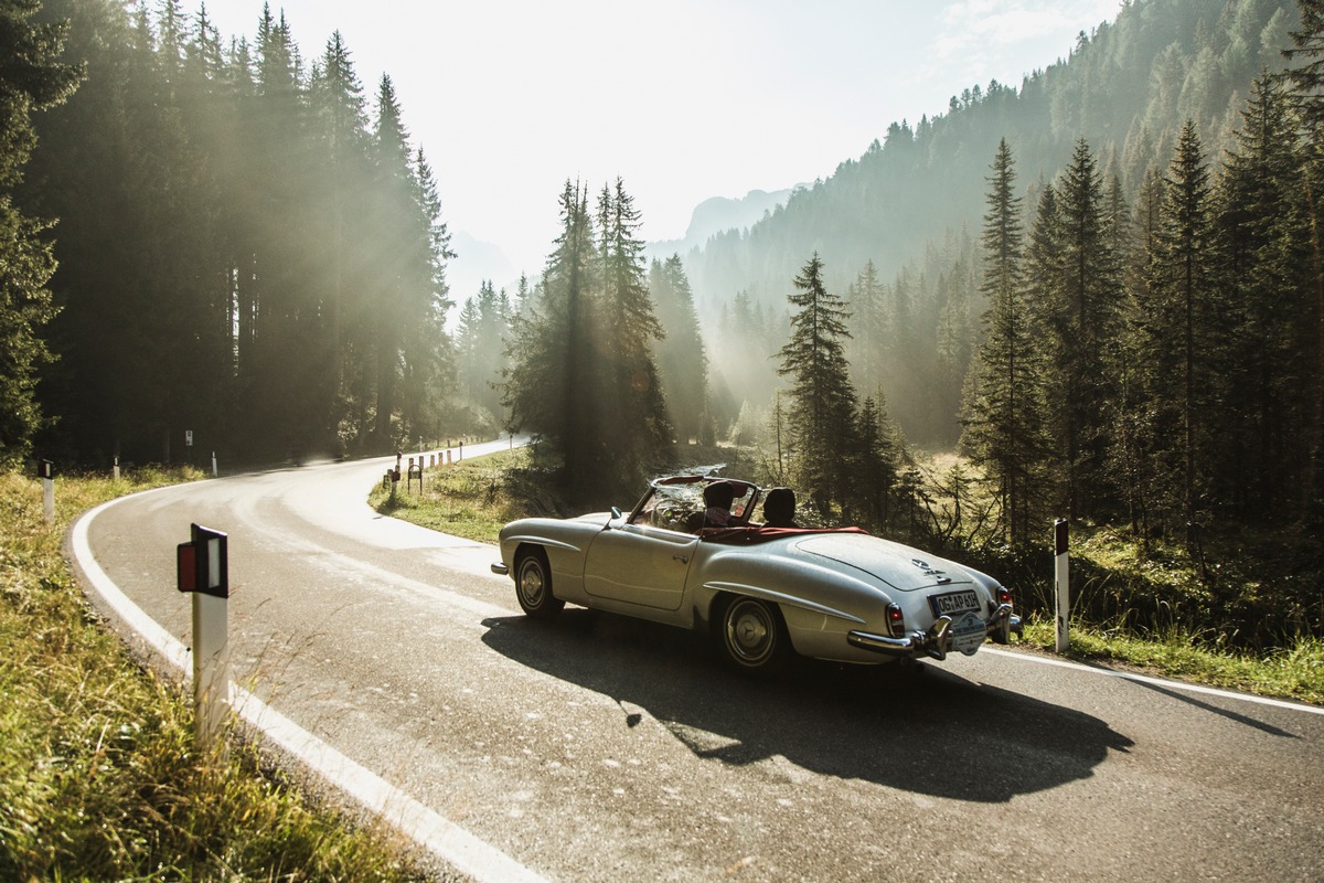 Zeitreise mit Genussgarantie - 
ADAC Trentino Classic 2016 startet am Ufer des Gardasees